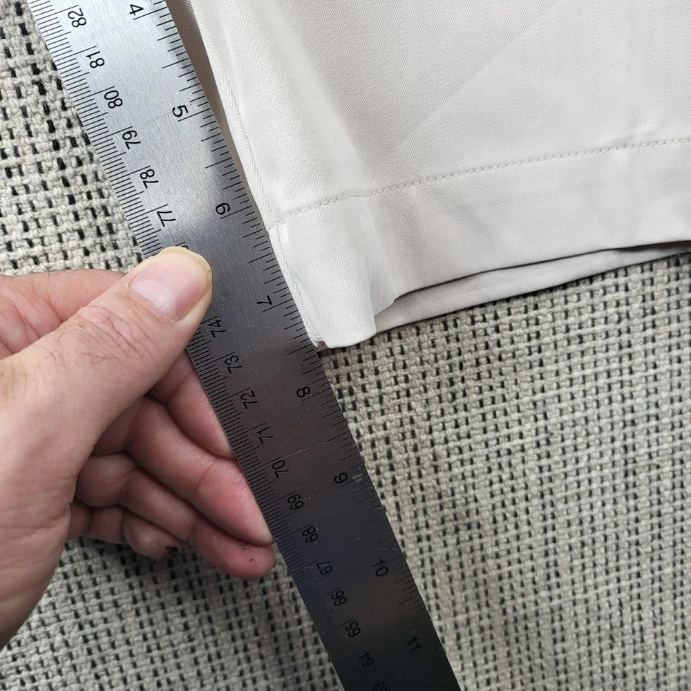 Nike Shorts Mens 40 White Herringbone Chino‎ Standard Fit 9 Inseam Casual Summer